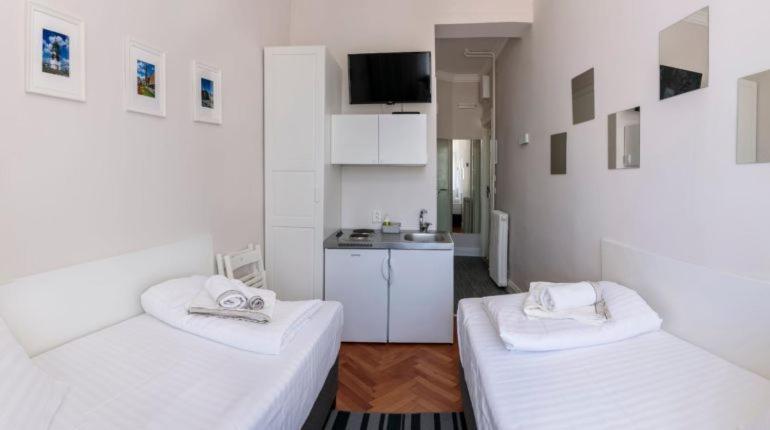 Home Living Dream Apartments โนวีซาด ภายนอก รูปภาพ